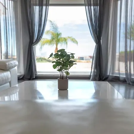 Amazing With Panoramic Sea View *