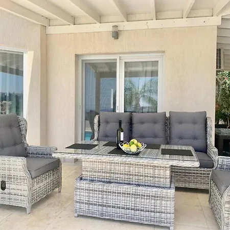 Amazing With Panoramic Sea View *