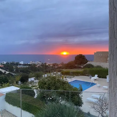 Amazing With Panoramic Sea View *