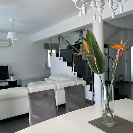 Amazing With Panoramic Sea View Villa